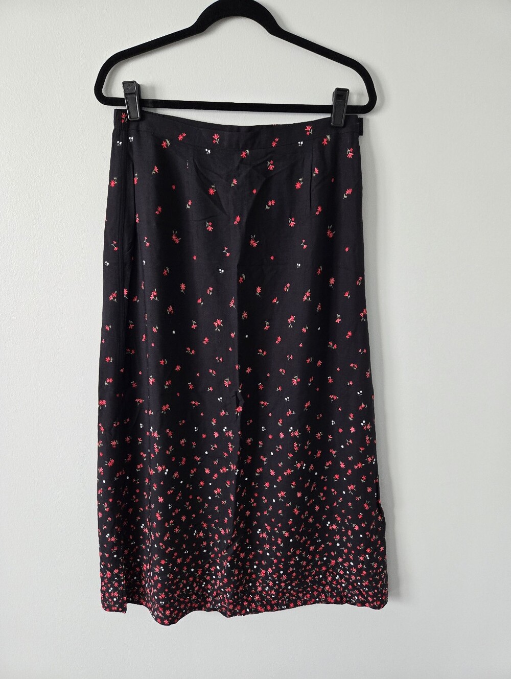 Black midi skirt ditsy red white floral Christopher & Banks. NWT size 12